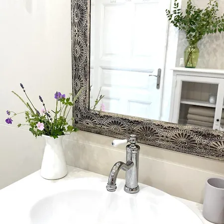 Mestiansky Dom 3 Appartamento *