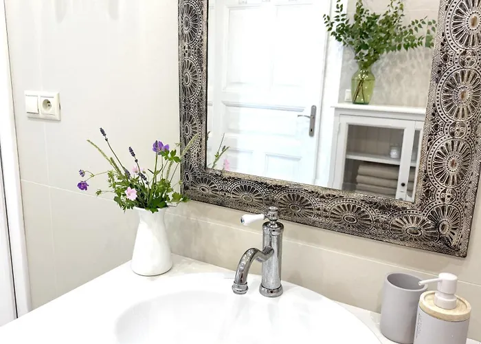 Mestiansky Dom 3 Appartamento *